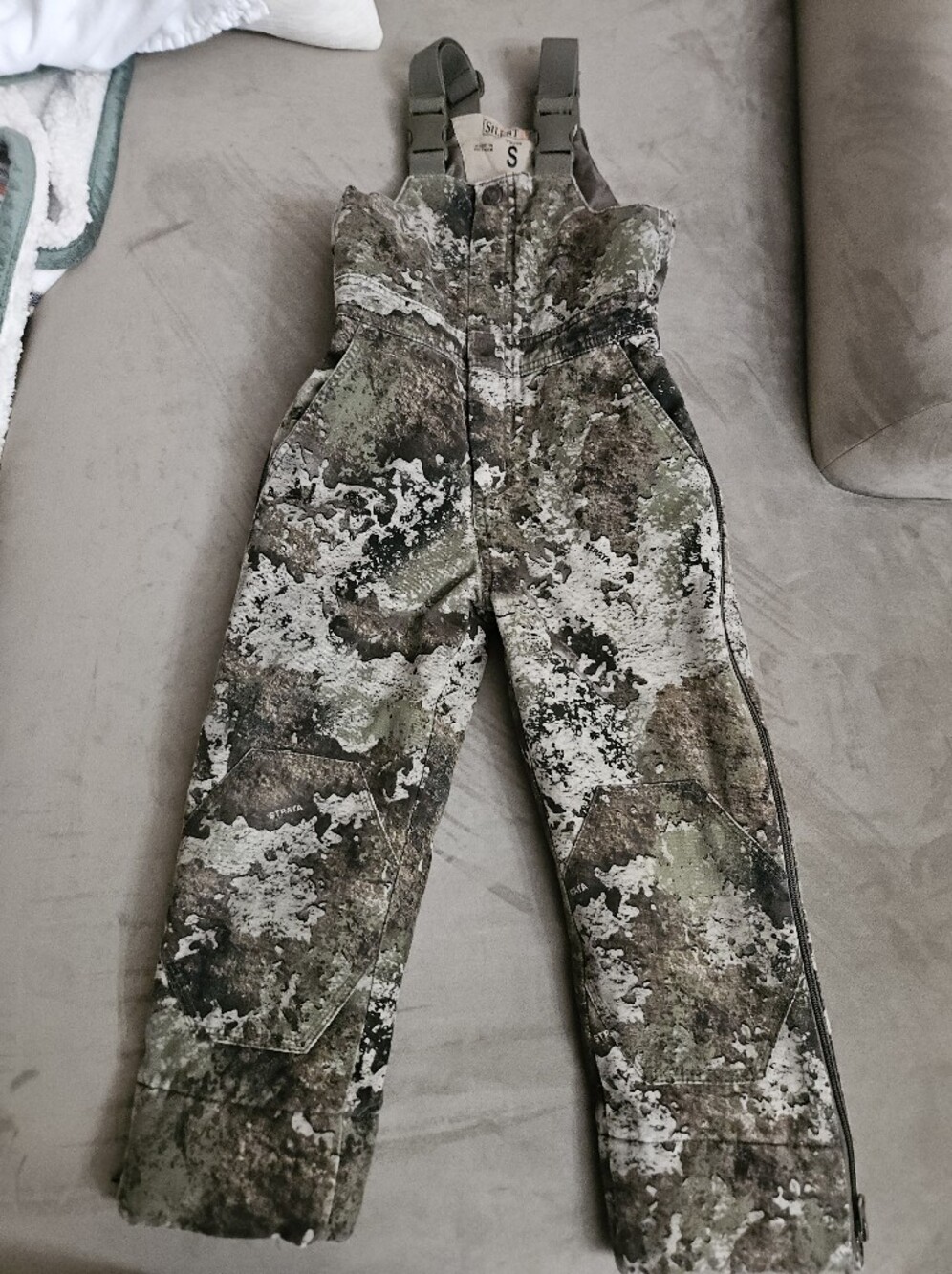 RedHead Kids Skinny Camouflage Overalls in Green and Brown Size Small